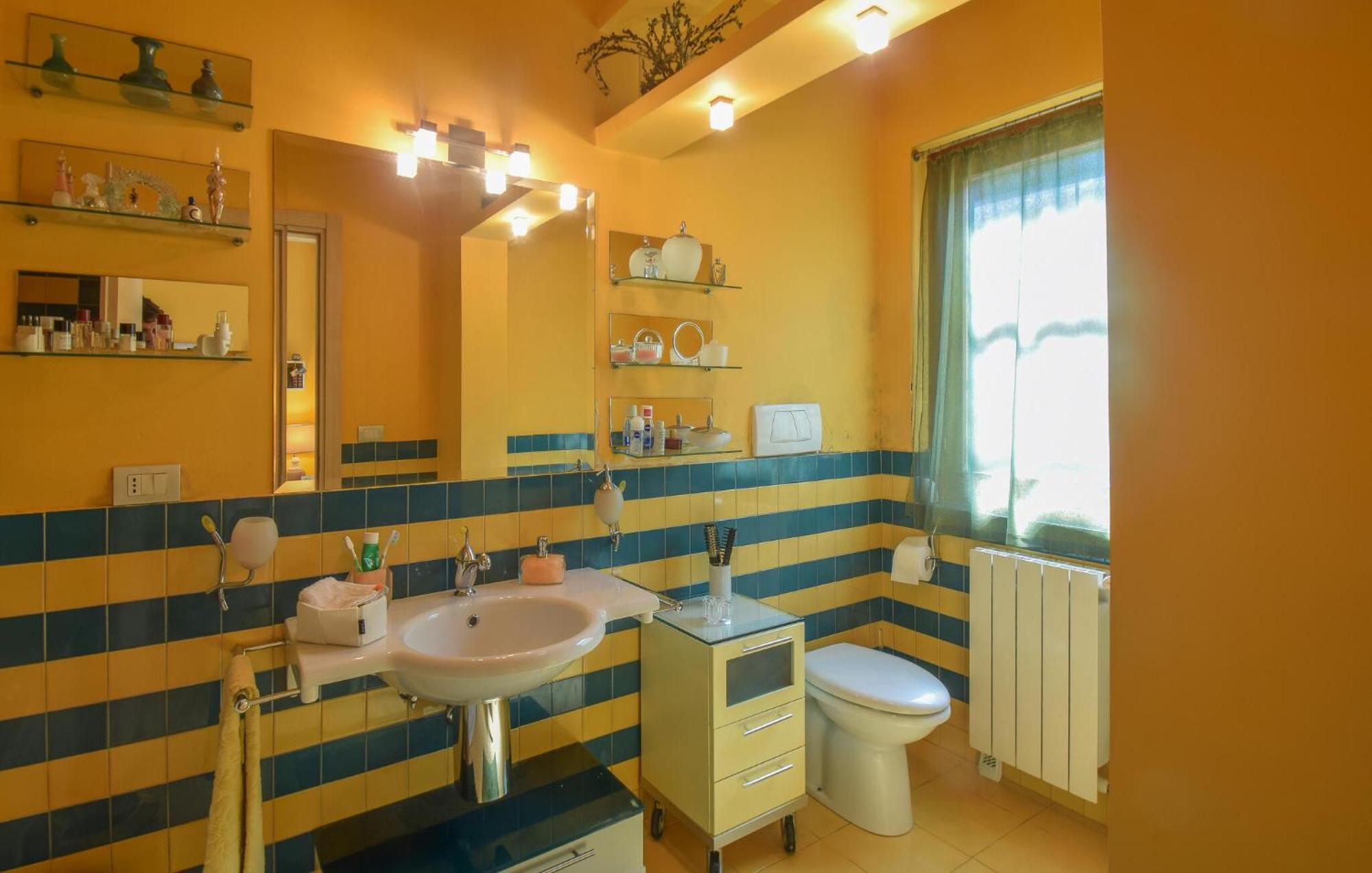 Holiday home 6 Bedroom Awesome In *
