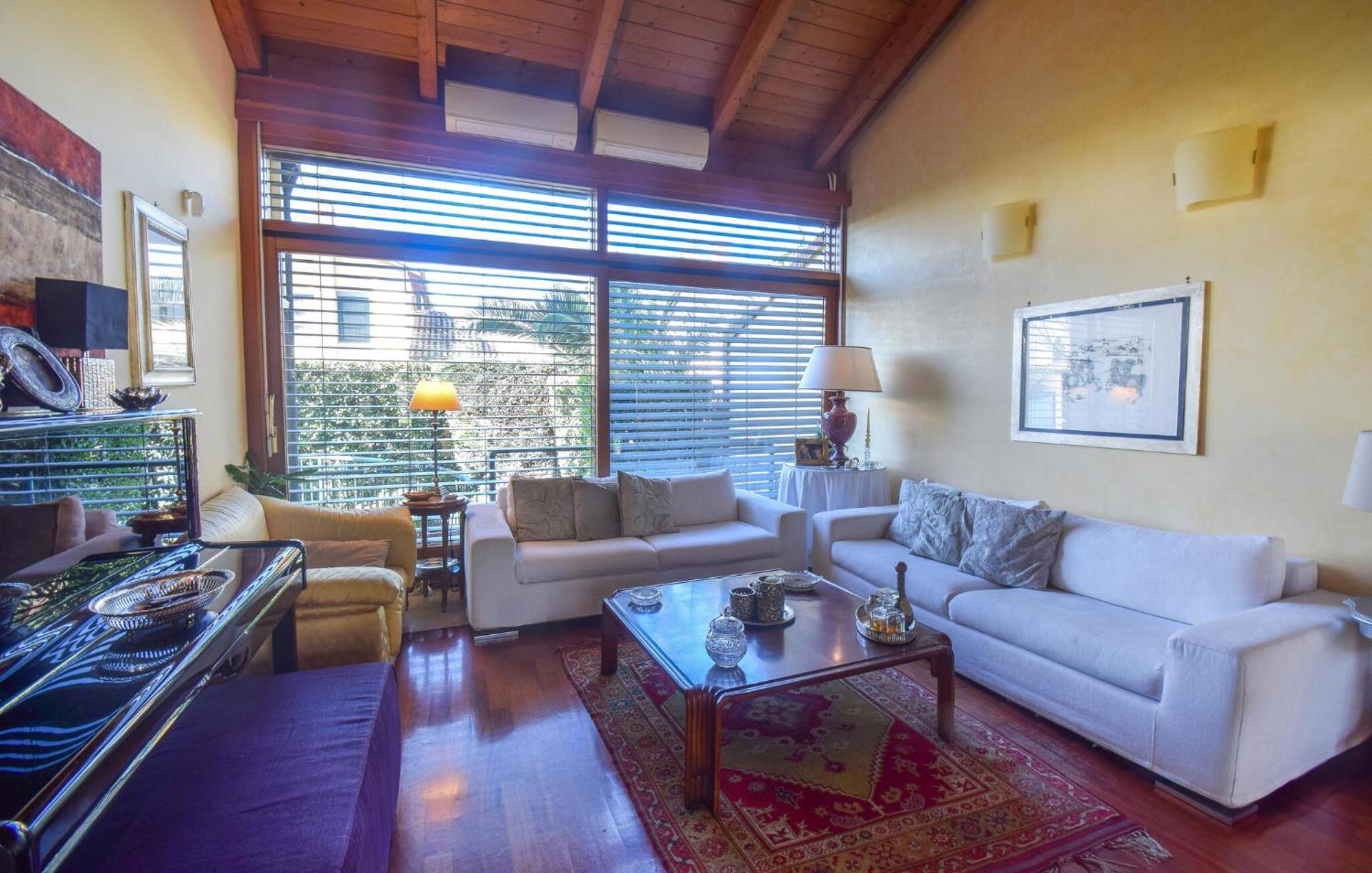 Ferienhaus 6 Bedroom Awesome In Rom