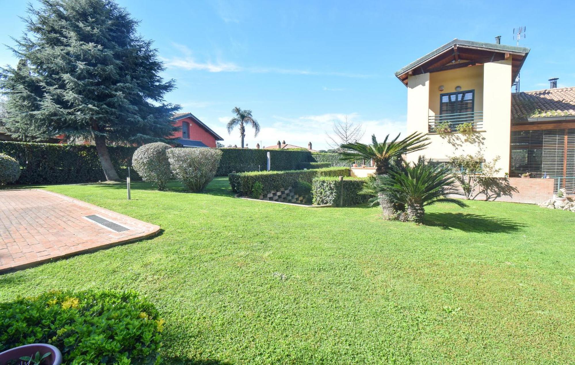 6 Bedroom Awesome In Holiday home *
